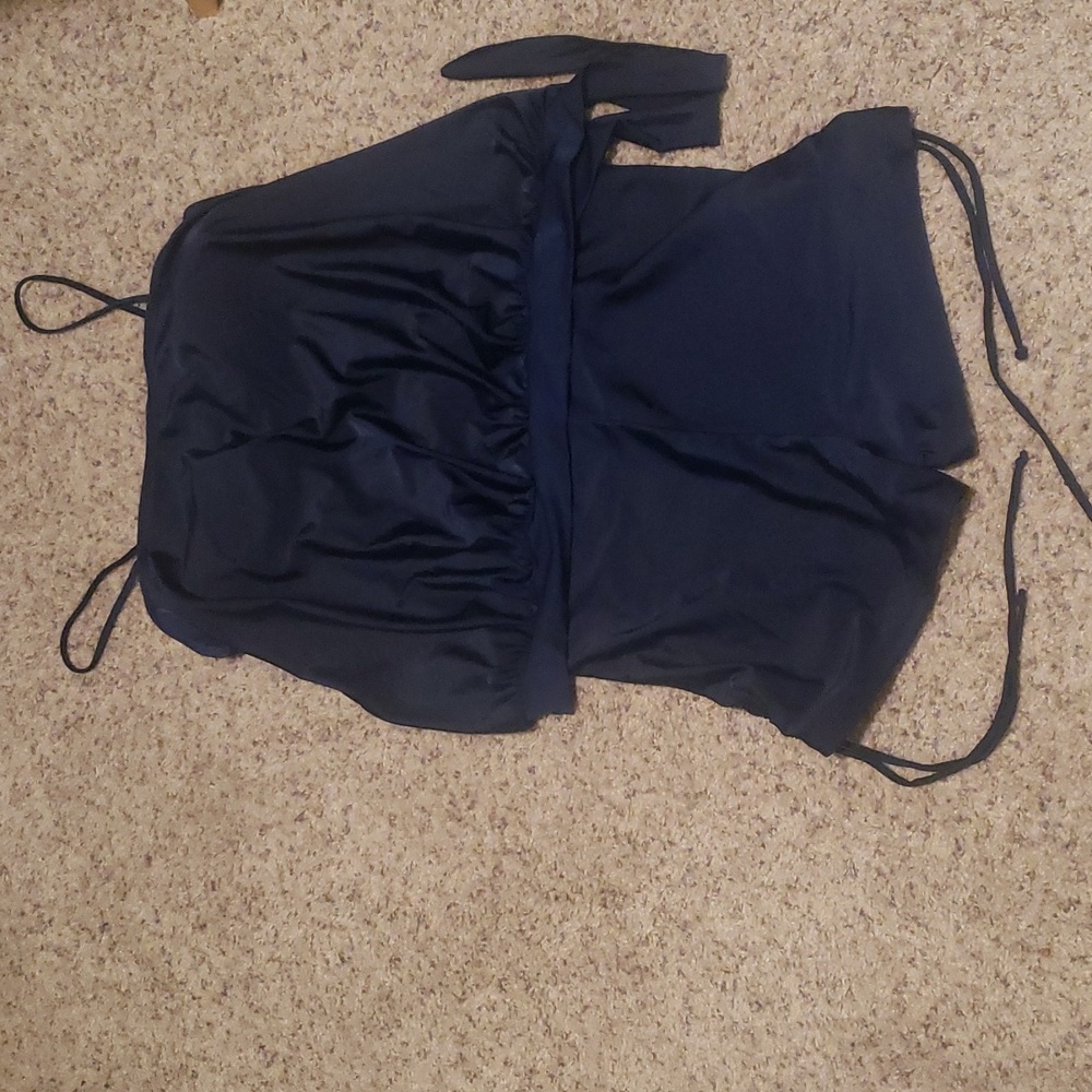 Swimsuit‎
